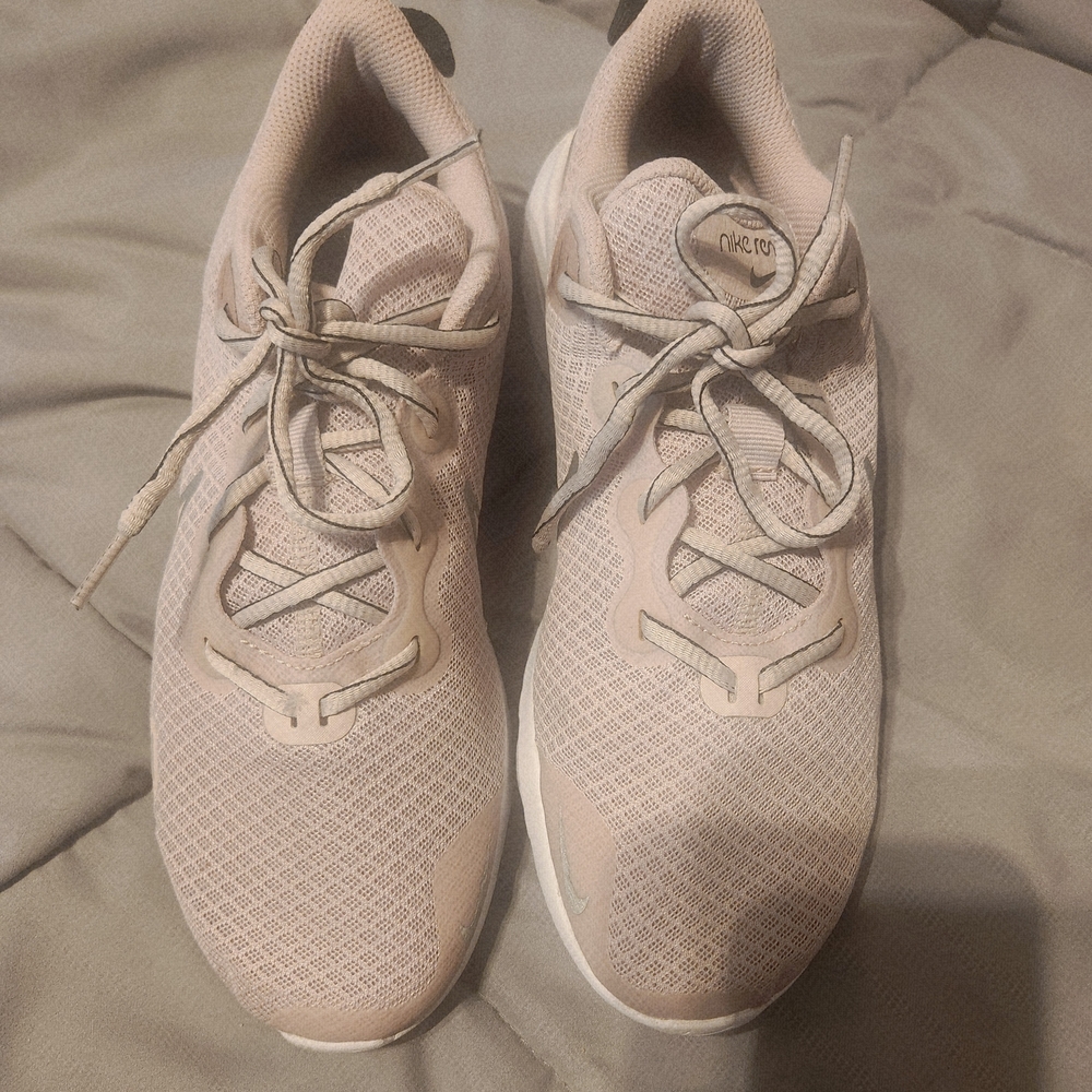 Nike Women's Beige Sneakers